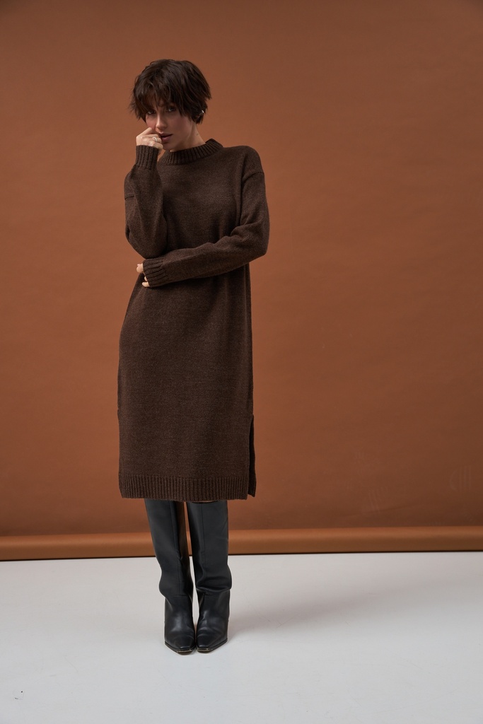 Сукня в'язана з розрізами