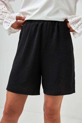 Shorts made of crepe