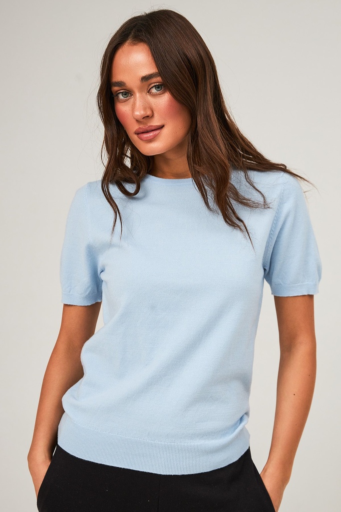 Tricou