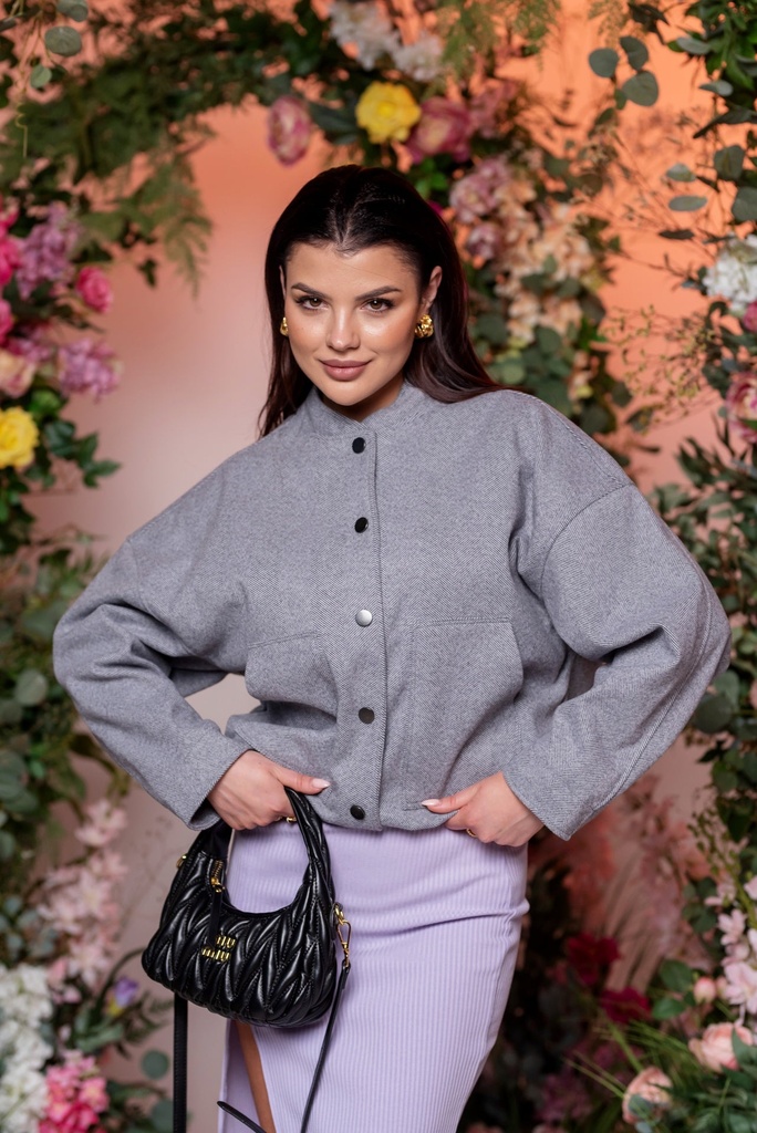 Casual bomber jacket made of suit fabric 