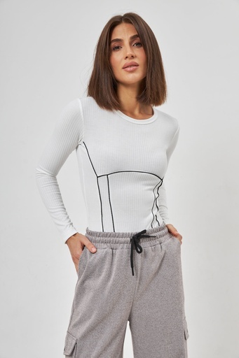 Body with contrasting seams